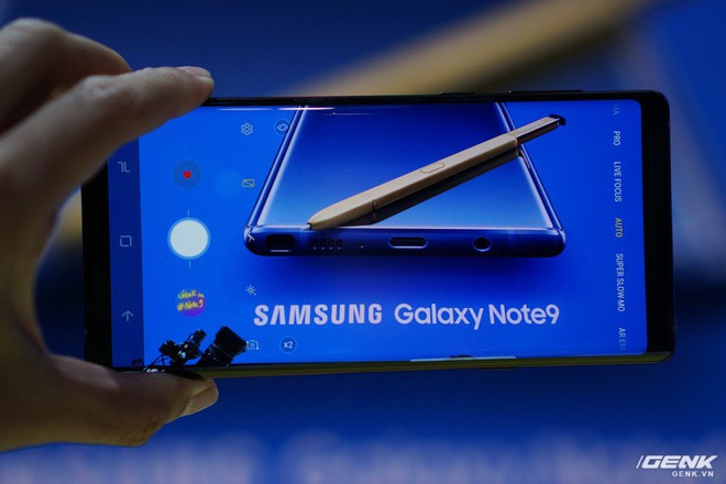 Ảnh thực tế Galaxy Note 9 vừa mới ra mắt: Có những gì đỉnh hơn người tiền nhiệm Note 8? - Ảnh 24.