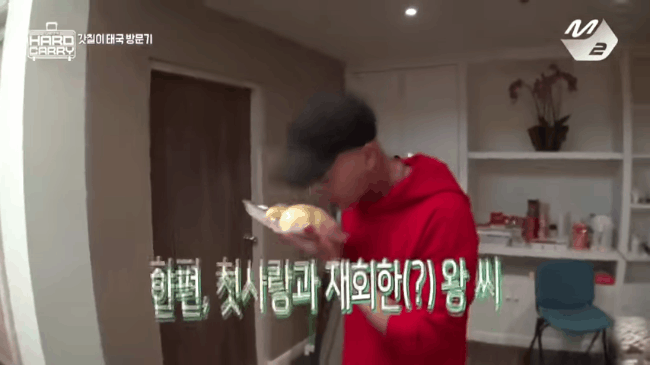 Showbiz H&agrave;n chia l&agrave;m 2 phe chỉ v&igrave; một loại quả g&acirc;y tranh c&atilde;i - Ảnh 1.