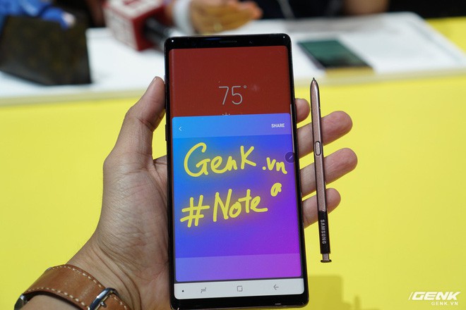 Ảnh thực tế Galaxy Note 9 vừa mới ra mắt: Có những gì đỉnh hơn người tiền nhiệm Note 8? - Ảnh 22.