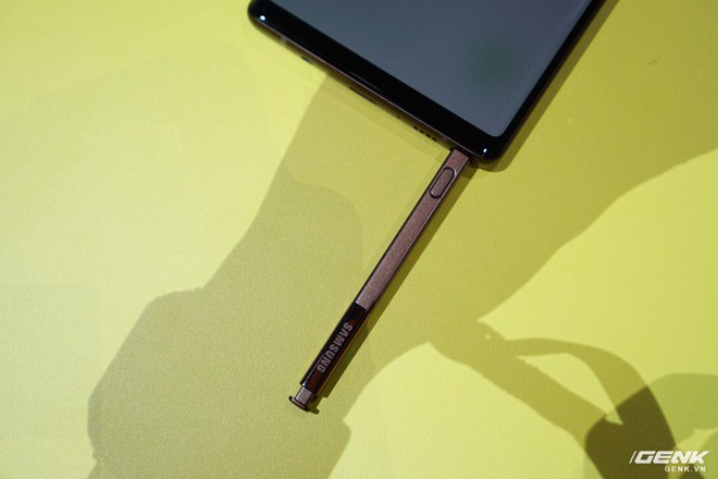 Ảnh thực tế Galaxy Note 9 vừa mới ra mắt: Có những gì đỉnh hơn người tiền nhiệm Note 8? - Ảnh 23.