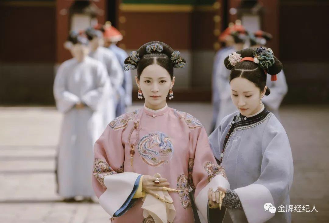 Nhan sắc c&ugrave;ng phong c&aacute;ch ngo&agrave;i đời thực của 6 n&agrave;ng Phi tần trong phim Di&ecirc;n hi c&ocirc;ng lược - Ảnh 20.