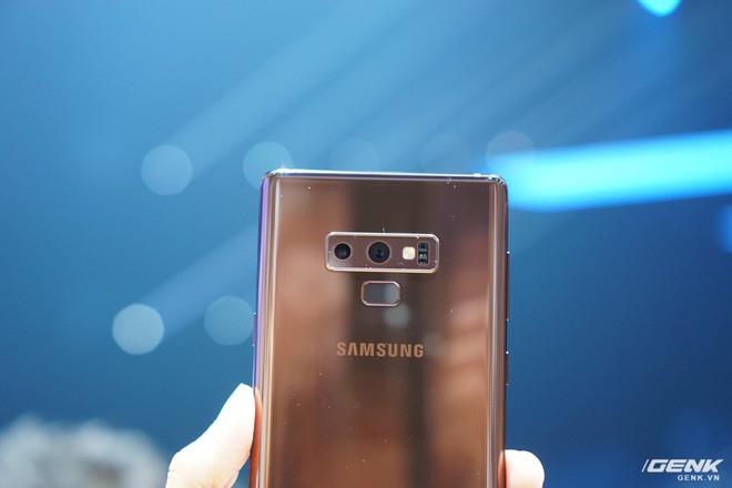 Ảnh thực tế Galaxy Note 9 vừa mới ra mắt: Có những gì đỉnh hơn người tiền nhiệm Note 8? - Ảnh 11.