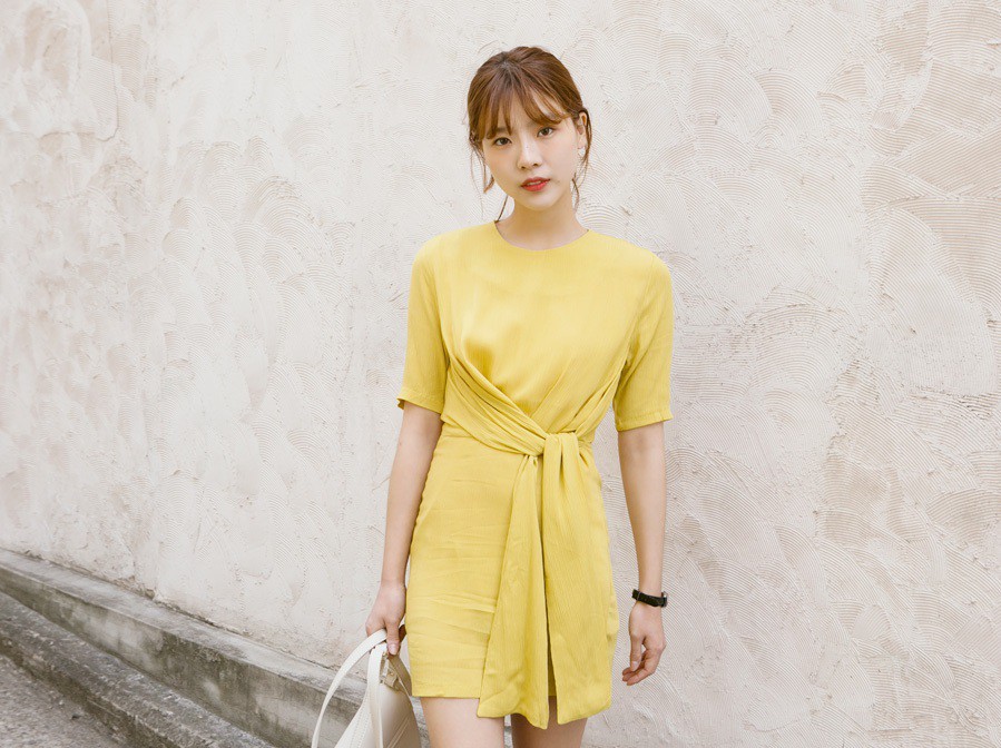 Th&acirc;n h&igrave;nh quả t&aacute;o với v&ograve;ng bụng lớn vẫn mặc đẹp nức nở, chỉ cần c&aacute;c n&agrave;ng diện đồ theo 4 tips n&agrave;y - Ảnh 6.