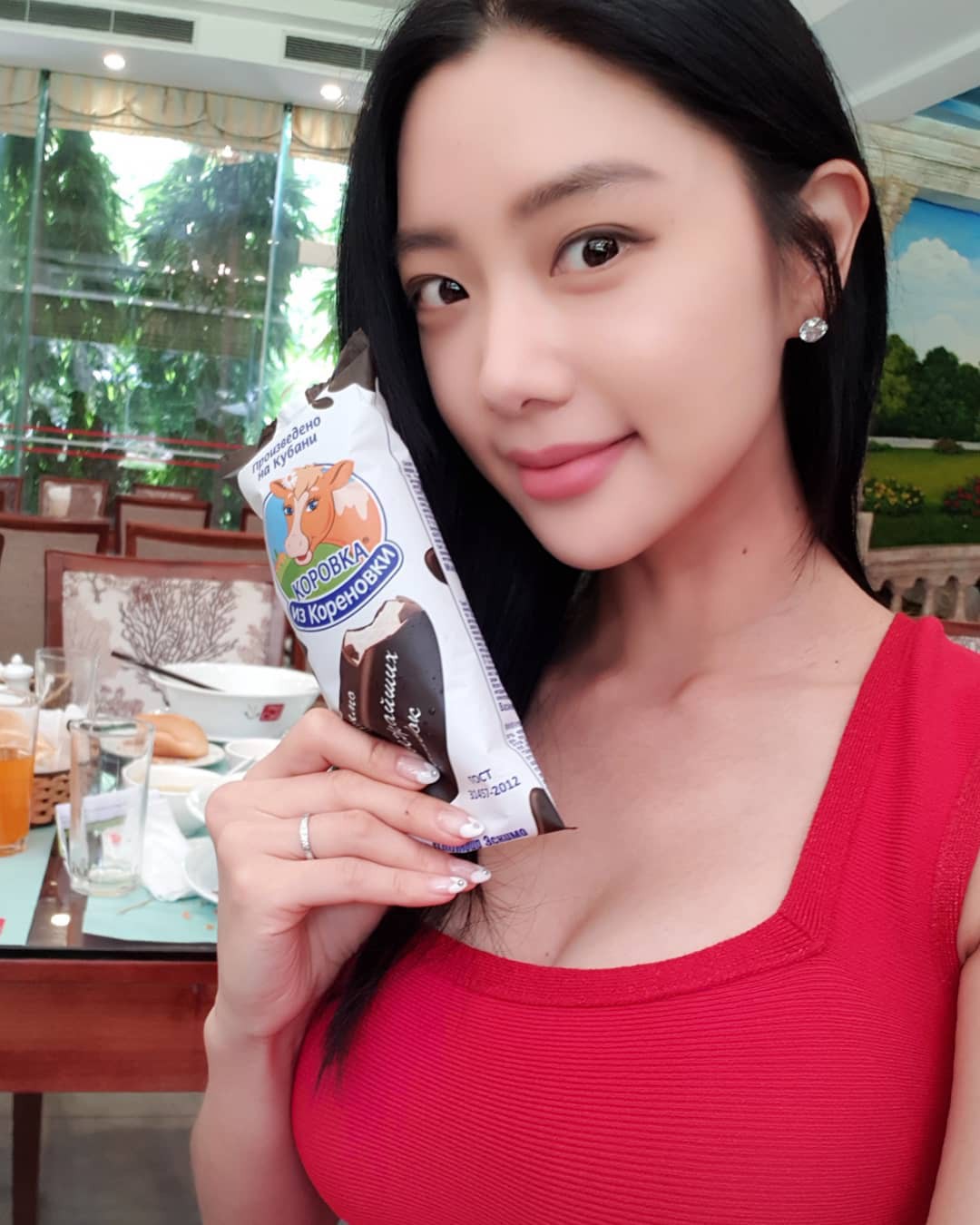Bom sex xứ Hàn Clara Lee khoe body nóng bỏng khó tin trên phố đi bộ Hà Nội, cứ ngỡ như ảnh chụp tạp chí - Ảnh 3. Bom sex xứ Hàn Clara Lee khoe body nóng bỏng khó tin trên phố đi bộ Hà Nội, cứ ngỡ như ảnh chụp tạp chí - Ảnh 3.
