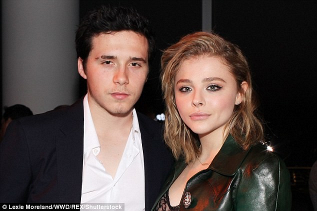 Brooklyn Beckham é flagrado com modelo e Chloë Moretz posta suposta  indireta!