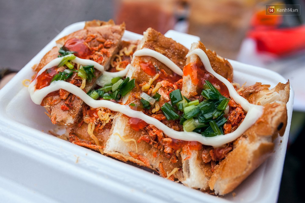 Bánh mì nướng muối ớt.