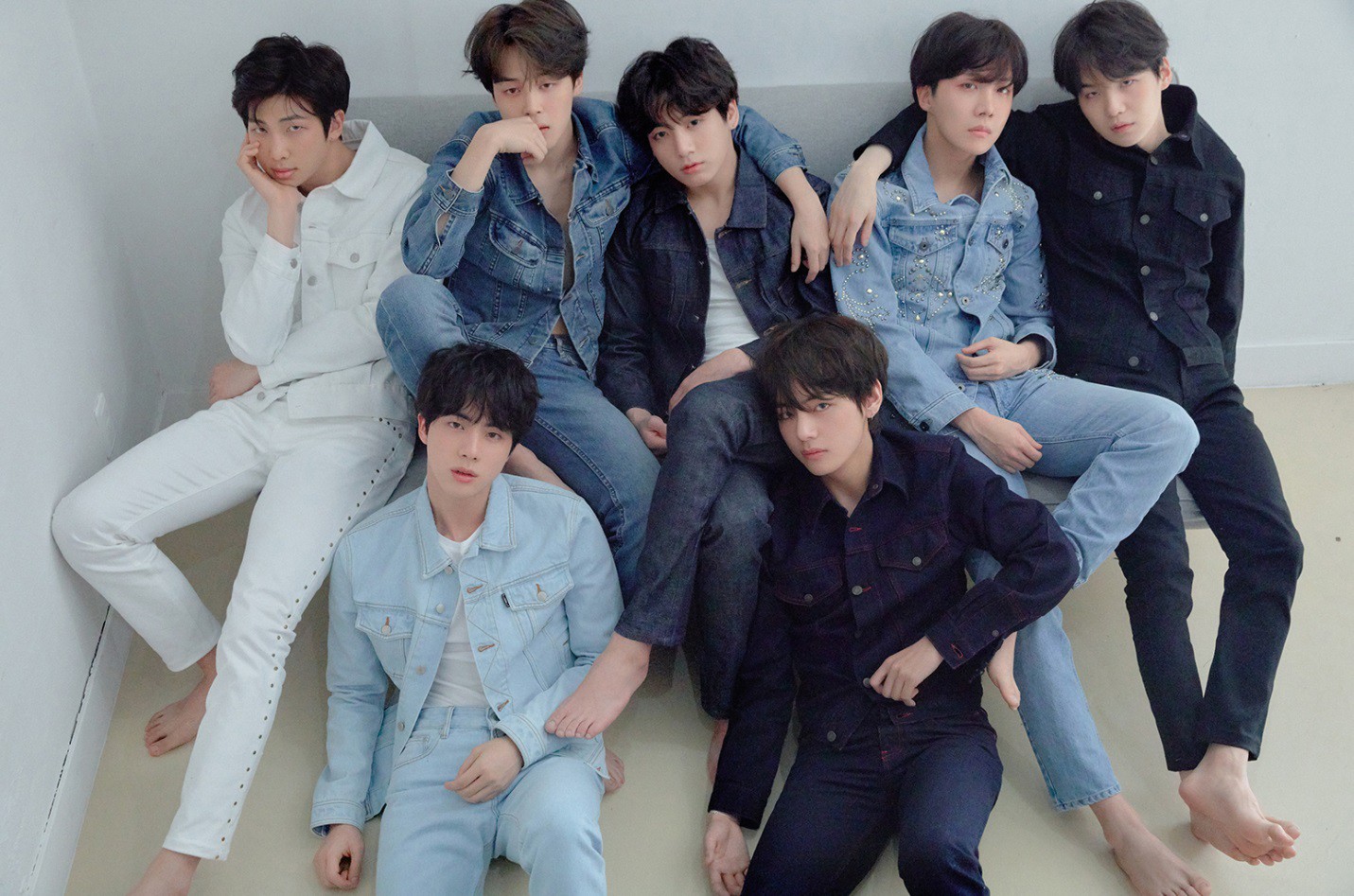 BTS, Wanna One chứng tỏ quyền lực, EXO lại rớt khỏi top 3 vì bị một đàn em vượt mặt trong BXH boygroup hot nhất - Ảnh 1. BTS, Wanna One chứng tỏ quyền lực, EXO lại rớt khỏi top 3 vì bị một đàn em vượt mặt trong BXH boygroup hot nhất - Ảnh 1.