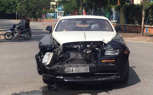 Người điều khiển Rolls-Royce hơn 20 tỉ đồng va chạm với Honda CRV là ai? - Ảnh 1.