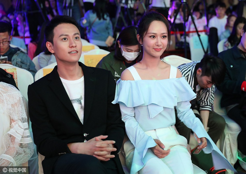 5 ngày sau khi lộ ảnh hẹn hò nhạy cảm, cặp đôi Tru Tiên bất ngờ tuyên bố chia tay - Ảnh 11. 5 ngày sau khi lộ ảnh hẹn hò nhạy cảm, cặp đôi Tru Tiên bất ngờ tuyên bố chia tay - Ảnh 11.