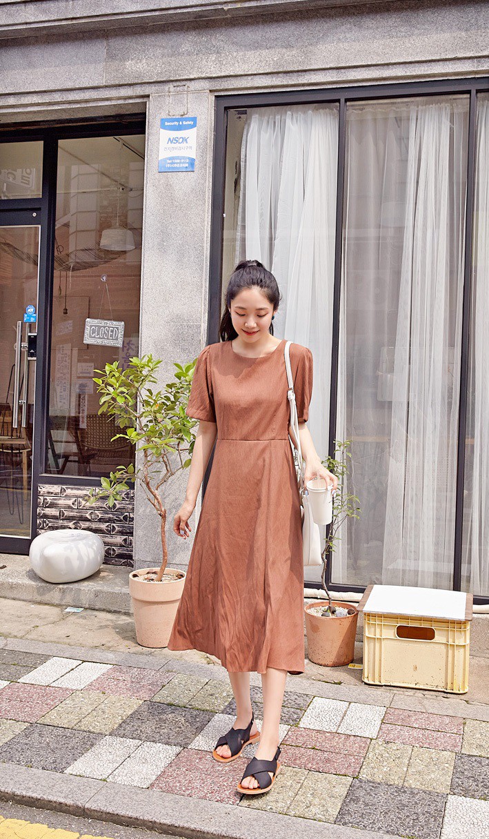 Muôn kiểu váy liền cùng cách diện chuẩn đẹp, thanh lịch mà mọi quý cô công sở cần biết - Ảnh 1. Muôn kiểu váy liền cùng cách diện chuẩn đẹp, thanh lịch mà mọi quý cô công sở cần biết - Ảnh 1.