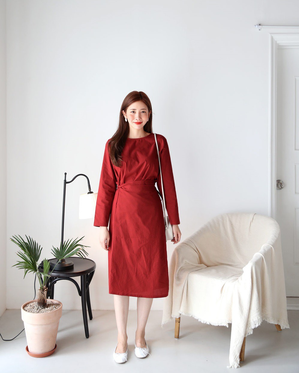 Muôn kiểu váy liền cùng cách diện chuẩn đẹp, thanh lịch mà mọi quý cô công sở cần biết - Ảnh 20. Muôn kiểu váy liền cùng cách diện chuẩn đẹp, thanh lịch mà mọi quý cô công sở cần biết - Ảnh 20.