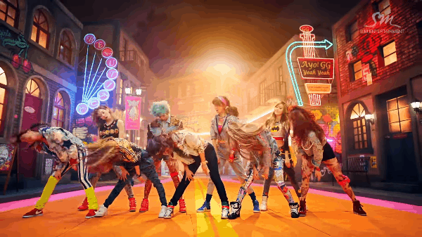 Sạn trong các MV Kpop: Hết nhảy sai vũ đạo đến phục trang biến hóa thần kì - Ảnh 4.