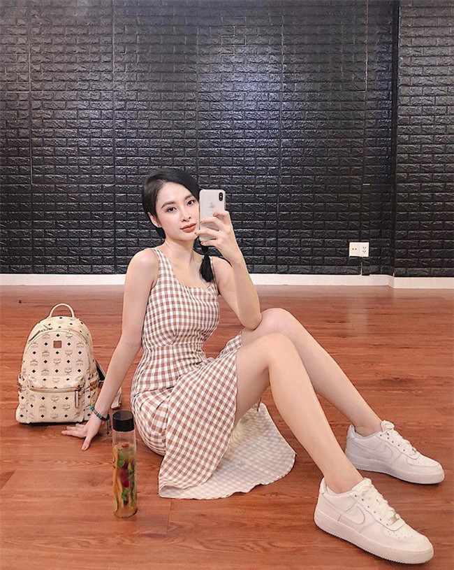 Những đ&ocirc;i ch&acirc;n kh&ocirc;ng như mơ của d&agrave;n mỹ nh&acirc;n Vbiz bị b&oacute;c mẽ khi chưa can thiệp photoshop - Ảnh 6.
