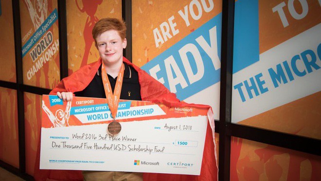 Thiếu niên 15 tuổi giành 35 triệu đồng từ Microsoft vì soạn Word, Excel và PowerPoint quá siêu - Ảnh 1.