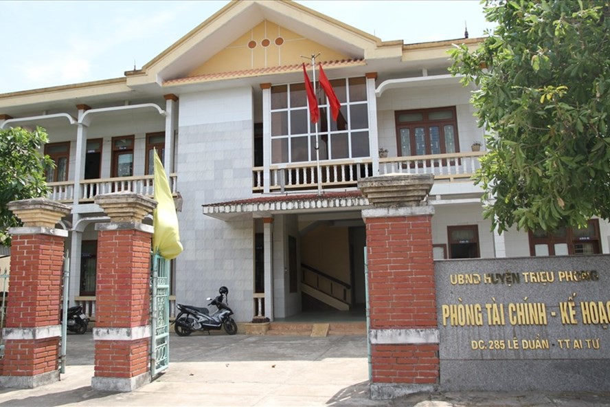 Buộc thôi việc nam chuyên viên “trêu ghẹo, sàm sỡ” nữ đồng nghiệp - Ảnh 1. Buộc thôi việc nam chuyên viên “trêu ghẹo, sàm sỡ” nữ đồng nghiệp - Ảnh 1.