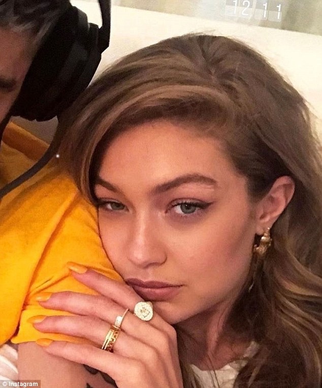 Gigi Hadid khoe mặt mộc xinh lung linh bên Zayn giữa tin đồn sắp được bạn trai cầu hôn - Ảnh 2.