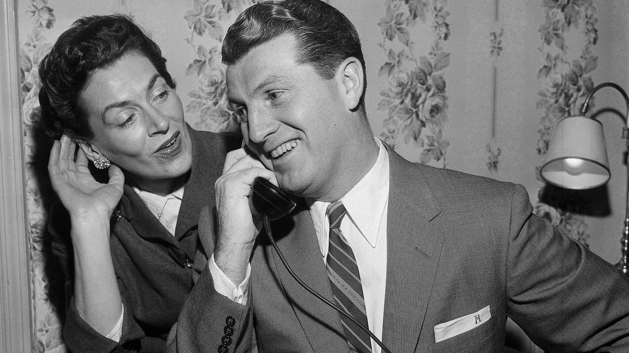 Nghe thấy tiếng cười khiến chúng ta muốn cười theo, vì sao thế nhỉ? - Ảnh 2. Nghe thấy tiếng cười khiến chúng ta muốn cười theo, vì sao thế nhỉ? - Ảnh 2.