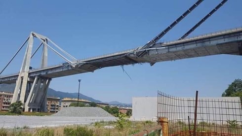 Vụ sập cầu kinh hoàng ở Italy: Có bàn tay Mafia rút ruột khi xây cầu? - Ảnh 1.