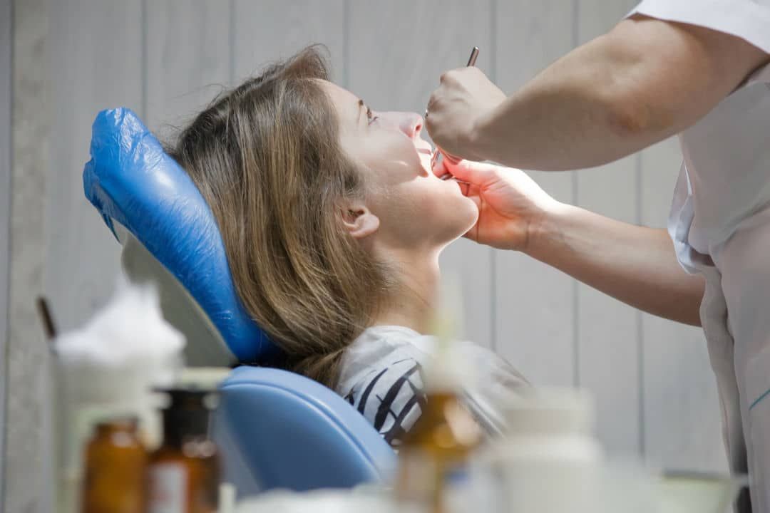 Tình trạng buồn nôn khi đánh răng có thể cảnh báo những vấn đề sức khỏe mà bạn không ngờ tới - Ảnh 3. Tình trạng buồn nôn khi đánh răng có thể cảnh báo những vấn đề sức khỏe mà bạn không ngờ tới - Ảnh 3.