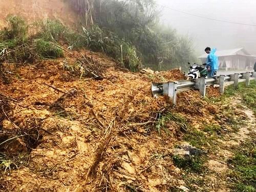 Thanh Hóa: Sạt lở núi do mưa bão, 1 phụ nữ bị đá đè tử vong - Ảnh 1.