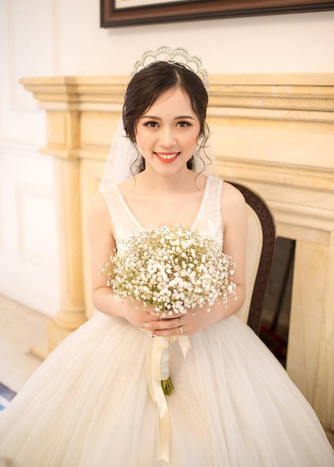 Cô giáo tiếng Anh sinh năm 95 khiến học trò không ngừng khen ngợi, chia sẻ ảnh lên mạng xã hội - Ảnh 4. Cô giáo tiếng Anh sinh năm 95 khiến học trò không ngừng khen ngợi, chia sẻ ảnh lên mạng xã hội - Ảnh 4.
