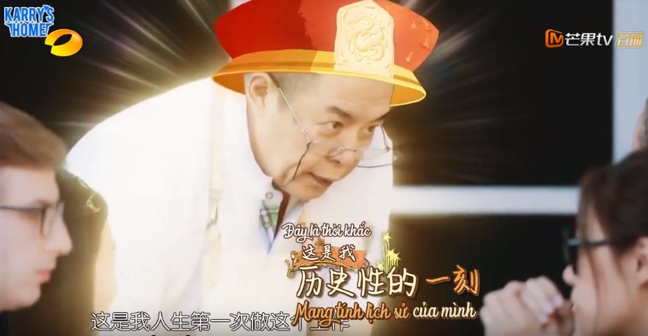 Không ngờ có ngày Hoàng A Mã của Hoàn Châu Cách Cách lại làm... bồi bàn cho Tiểu Yến Tử! - Ảnh 3. Không ngờ có ngày Hoàng A Mã của Hoàn Châu Cách Cách lại làm... bồi bàn cho Tiểu Yến Tử! - Ảnh 3.