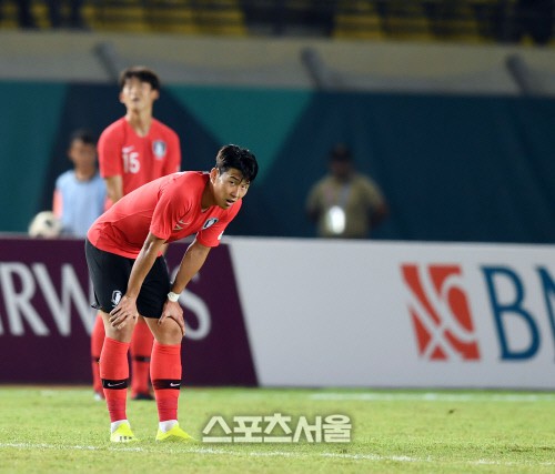 Son Heung-min xấu hổ vì thua Malaysia, nhưng cố mạnh mẽ động viên đàn em - Ảnh 1.