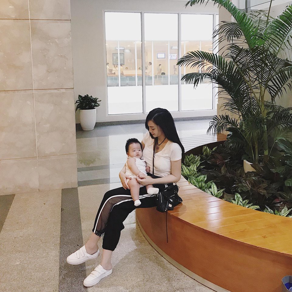 Có tâm như chồng của hot mom Ngọc Mon: Dẫn vợ đi du lịch xong lại còn chụp cho cả rổ ảnh đẹp lung linh! - Ảnh 2. Có tâm như chồng của hot mom Ngọc Mon: Dẫn vợ đi du lịch xong lại còn chụp cho cả rổ ảnh đẹp lung linh! - Ảnh 2.