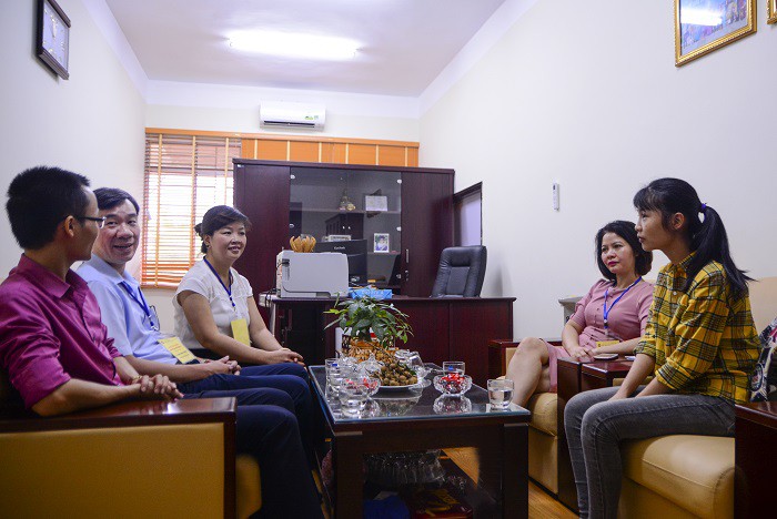 Nữ thủ khoa nghèo dân tộc Mường không có tiền học Đại học được miễn học phí, miễn ở ký túc xá và hỗ trợ tìm việc làm thêm - Ảnh 2. Nữ thủ khoa nghèo dân tộc Mường không có tiền học Đại học được miễn học phí, miễn ở ký túc xá và hỗ trợ tìm việc làm thêm - Ảnh 2.