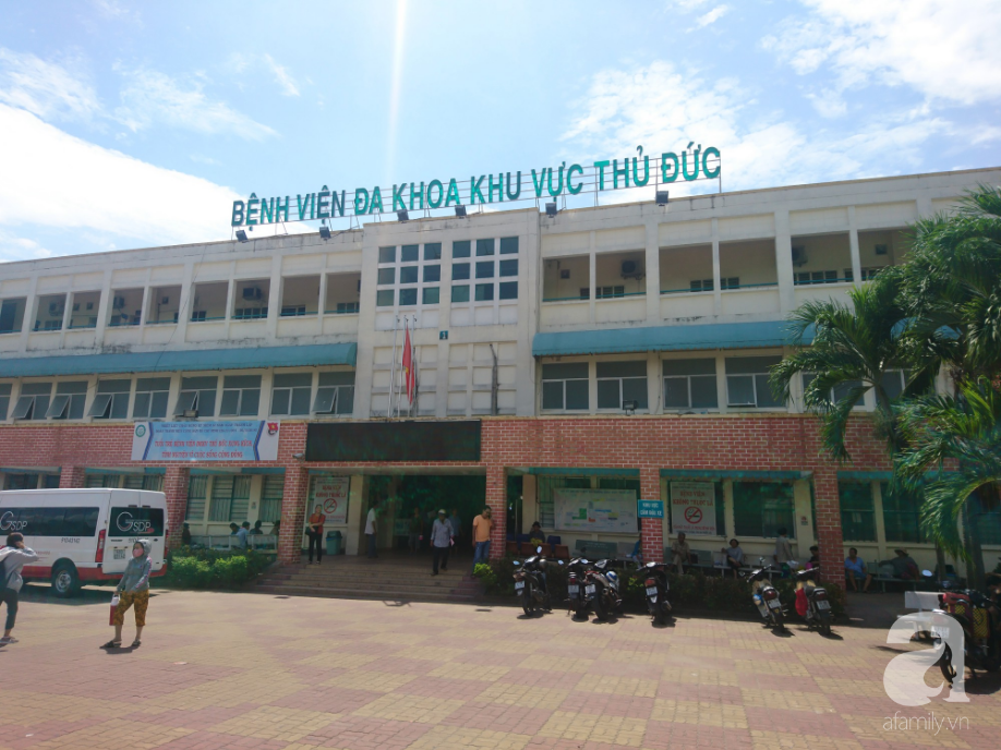 TP.HCM: Đang cấp cứu người gặp tai nạn, nữ điều dưỡng bị bạn của bệnh nhân dùng hung khí đâm rách vai - Ảnh 1. TP.HCM: Đang cấp cứu người gặp tai nạn, nữ điều dưỡng bị bạn của bệnh nhân dùng hung khí đâm rách vai - Ảnh 1.