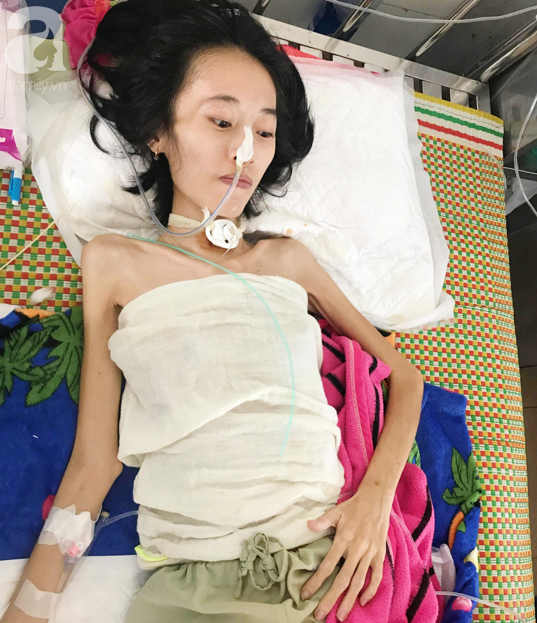 Người mẹ trẻ chỉ còn 20kg cố giành giật sự sống từng ngày để giữ con vừa sinh một bé gái nặng 1,9kg - Ảnh 5. Người mẹ trẻ chỉ còn 20kg cố giành giật sự sống từng ngày để giữ con vừa sinh một bé gái nặng 1,9kg - Ảnh 5.