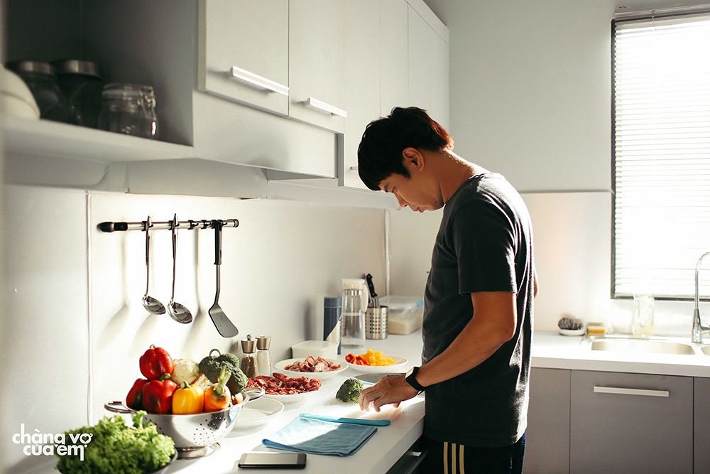 Đại chiến soái ca phim Việt ngay lúc này: Từ giang hồ gốc cải lương đến chàng vợ chuyên nội trợ - Ảnh 3. Đại chiến soái ca phim Việt ngay lúc này: Từ giang hồ gốc cải lương đến chàng vợ chuyên nội trợ - Ảnh 3.