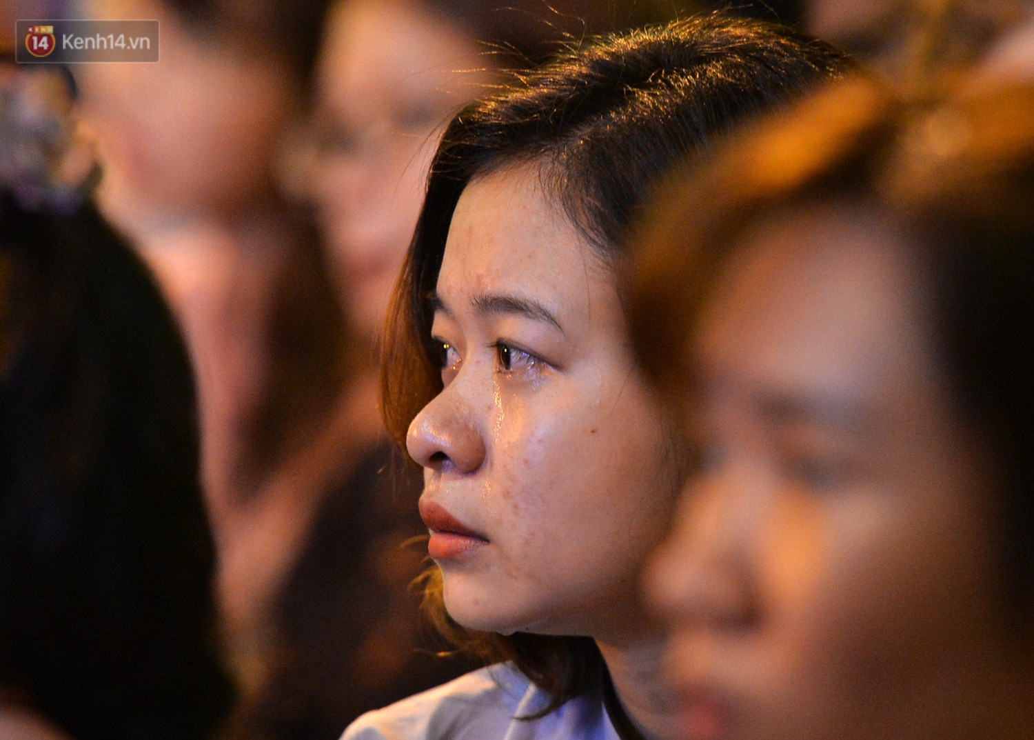 Nhiều người cài hoa trắng bật khóc tại lễ Vu Lan tháng Bảy: Ai còn cha còn mẹ thì vui lắm chứ... - Ảnh 7. Nhiều người cài hoa trắng bật khóc tại lễ Vu Lan tháng Bảy: Ai còn cha còn mẹ thì vui lắm chứ... - Ảnh 7.