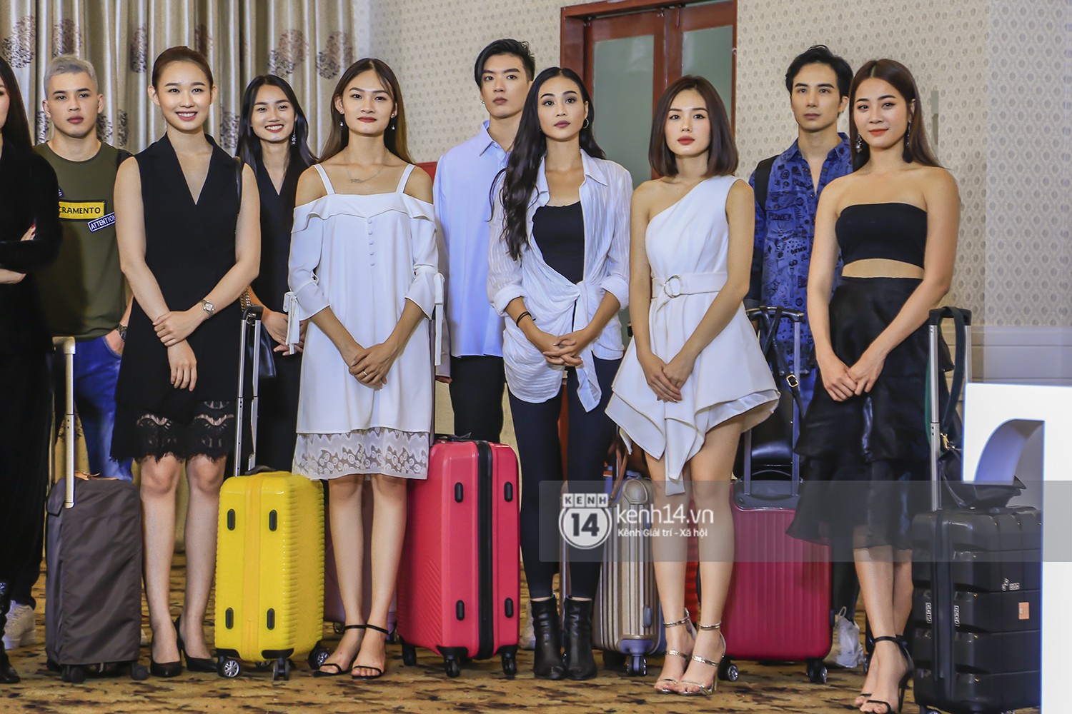 The Face ghi hình top 37: "Tình cũ Kim Lý" chơi trội, hot boy Quốc Anh rút lui 4 The Face ghi hình top 37: Tình cũ Kim Lý chơi trội, hot boy Quốc Anh rút lui - Ảnh 4.