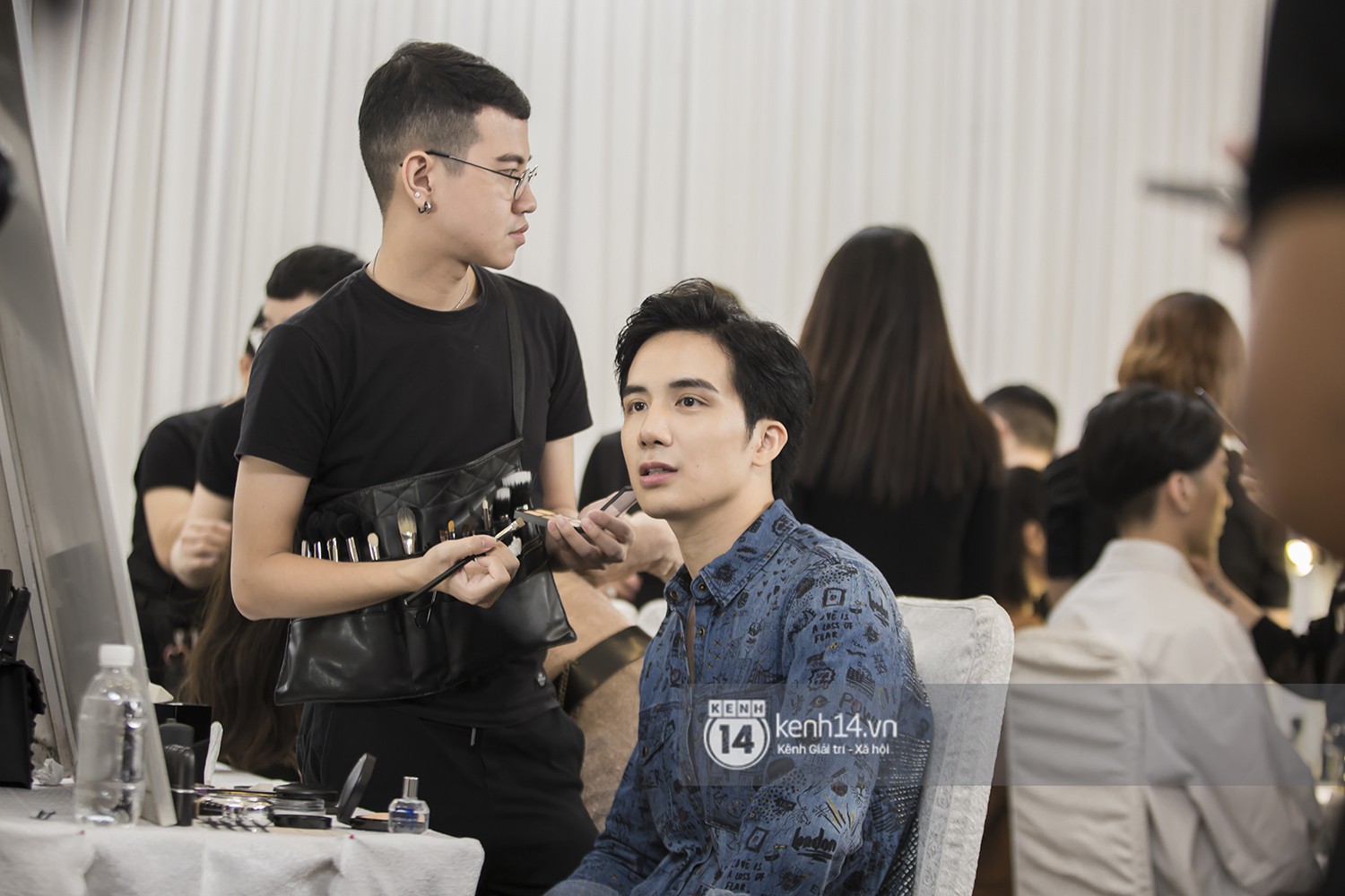 The Face ghi hình top 37: "Tình cũ Kim Lý" chơi trội, hot boy Quốc Anh rút lui 16 The Face ghi hình top 37: Tình cũ Kim Lý chơi trội, hot boy Quốc Anh rút lui - Ảnh 16.