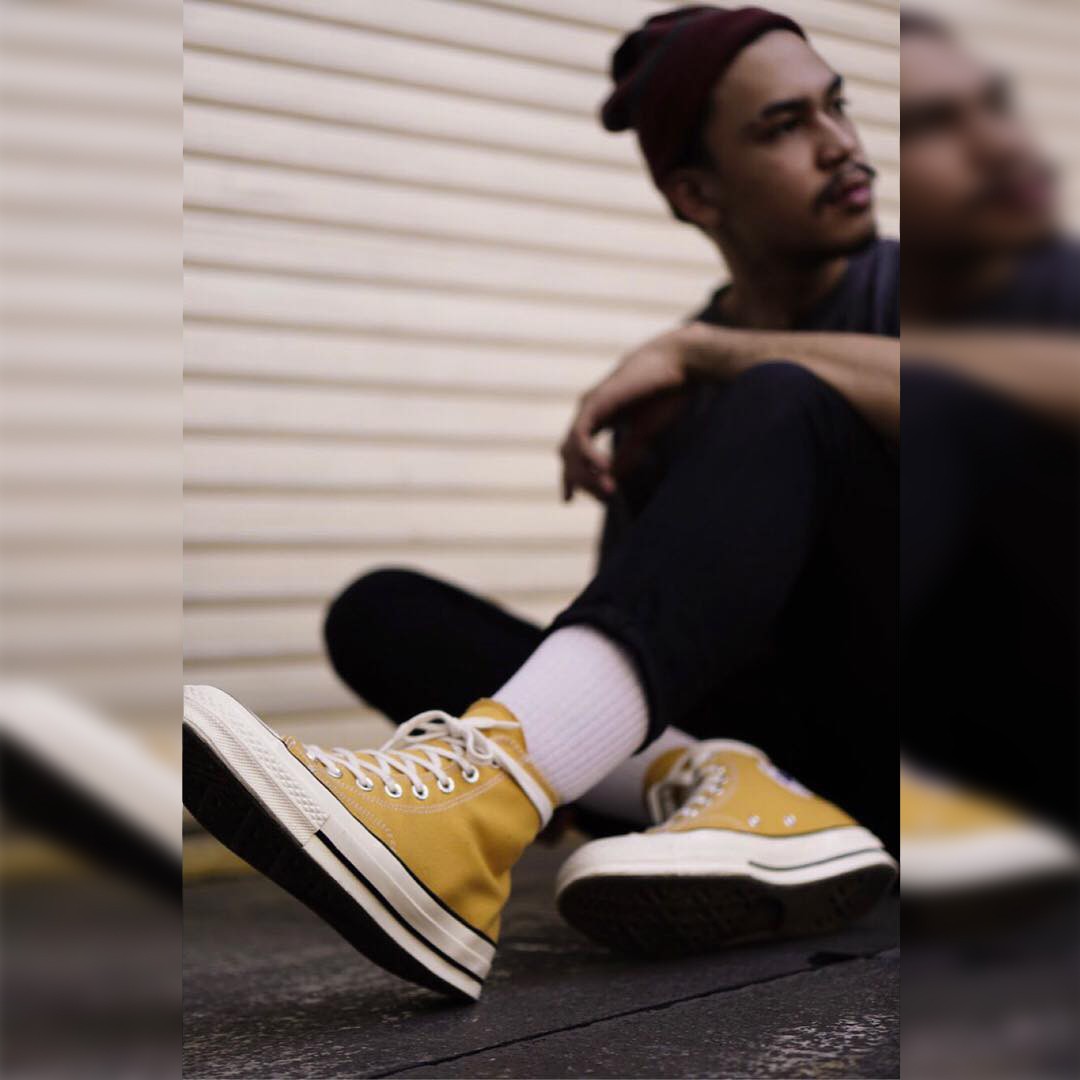 Sneakers đừng chỉ chọn trắng đen an toàn, còn có nhiều mẫu rực rỡ hot lắm đây này - Ảnh 3. Sneakers đừng chỉ chọn trắng đen an toàn, còn có nhiều mẫu rực rỡ hot lắm đây này - Ảnh 3.