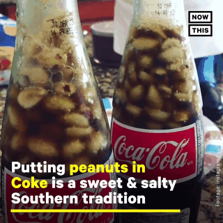 Vẫn l&agrave; Coca, vẫn l&agrave; đậu phộng nhưng người Mỹ c&oacute; một kiểu thưởng thức độc đ&aacute;o kh&ocirc;ng ai ngờ - Ảnh 1.