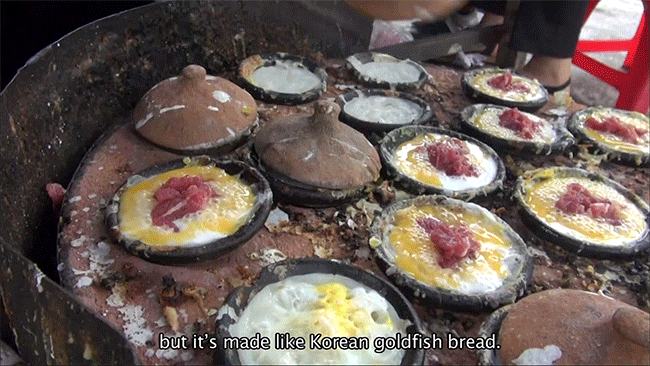 Món bánh vỉa hè ở Nha Trang không ngờ khi lên sóng Hàn Quốc lại hấp dẫn và lung linh thế này - Ảnh 5.