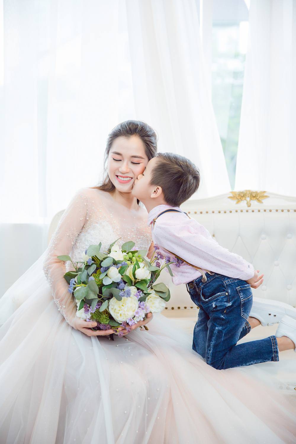 Vợ chồng L&acirc;m Vỹ Dạ - Hứa Minh Đạt cưới lại từ đầu sau 8 năm chung sống hạnh ph&uacute;c - Ảnh 7.