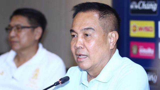Chủ tịch LĐBĐ Thái Lan dọa sa thải cả GĐĐH và HLV sau thất bại tại ASIAD 2018 - Ảnh 2.