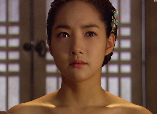 Xem loạt cảnh hở bạo của các ngọc nữ Hàn nổi tiếng kín đáo, bất ngờ nhất là Song Hye Kyo - Ảnh 6.