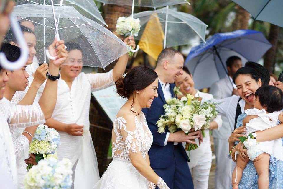 Lý Thanh Thảo Mùi ngò gai tổ chức đám cưới lãng mạn với chồng Tây ở bãi biển - Ảnh 5. Lý Thanh Thảo Mùi ngò gai tổ chức đám cưới lãng mạn với chồng Tây ở bãi biển - Ảnh 5.