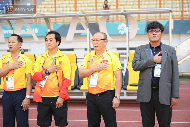 Park Hang Seo và những khoảnh khắc xúc động với U23 Việt Nam  - Ảnh 6