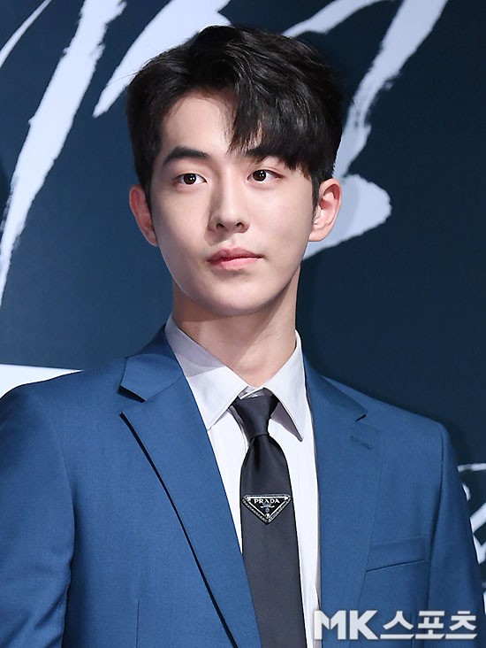 D&agrave;n sao hot đổ bộ sự kiện: Khi tường th&agrave;nh nhan sắc Jo In Sung bị trai đẹp Nam Joo Hyuk d&igrave;m trong 1 khung h&igrave;nh - Ảnh 7.