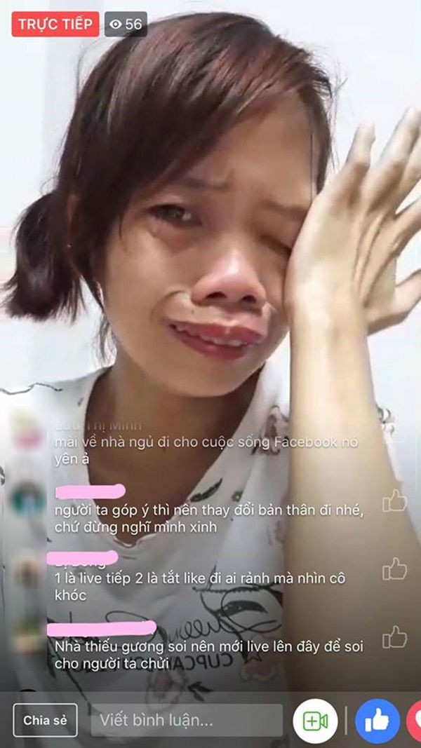 Bị miệt thị xấu xúc phạm người nhìn, mẹ đơn thân bán hàng online kiếm tiền nuôi con bật khóc nức nở ngay trên sóng livestream - Ảnh 2.