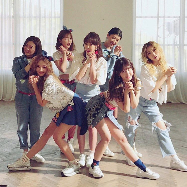 Hai thành viên hụt của TWICE tại các phiên bản Produce: Người luôn dẫn đầu, kẻ mấp mé bị loại - Ảnh 17. Hai thành viên hụt của TWICE tại các phiên bản Produce: Người luôn dẫn đầu, kẻ mấp mé bị loại - Ảnh 17.