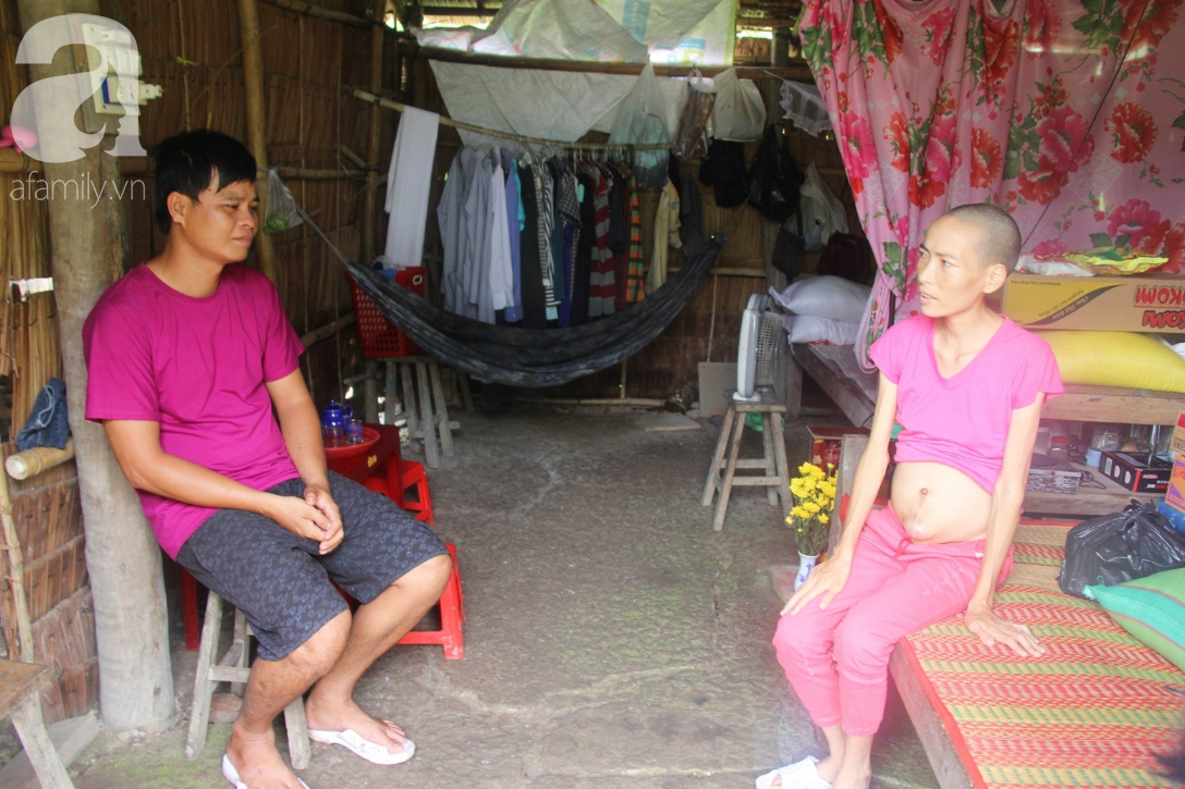 Người đàn ông trẻ chấp nhận điều tiếng, một tay chăm sóc vợ bệnh tật của người khác suốt 2 năm trời - Ảnh 4. Người đàn ông trẻ chấp nhận điều tiếng, một tay chăm sóc vợ bệnh tật của người khác suốt 2 năm trời - Ảnh 4.