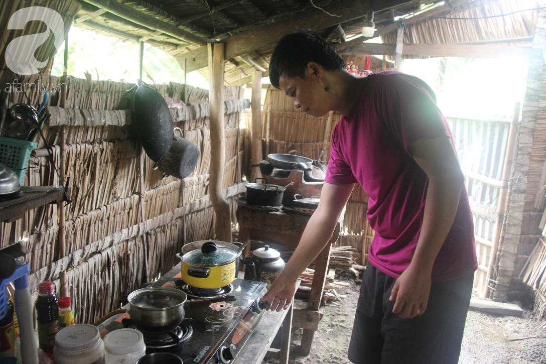 Người đàn ông trẻ chấp nhận điều tiếng, một tay chăm sóc vợ bệnh tật của người khác suốt 2 năm trời - Ảnh 8. Người đàn ông trẻ chấp nhận điều tiếng, một tay chăm sóc vợ bệnh tật của người khác suốt 2 năm trời - Ảnh 8.