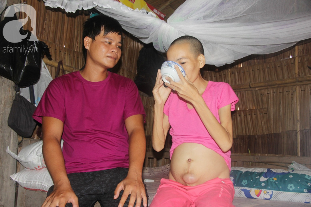 Người đàn ông trẻ chấp nhận điều tiếng, một tay chăm sóc vợ bệnh tật của người khác suốt 2 năm trời - Ảnh 9. Người đàn ông trẻ chấp nhận điều tiếng, một tay chăm sóc vợ bệnh tật của người khác suốt 2 năm trời - Ảnh 9.