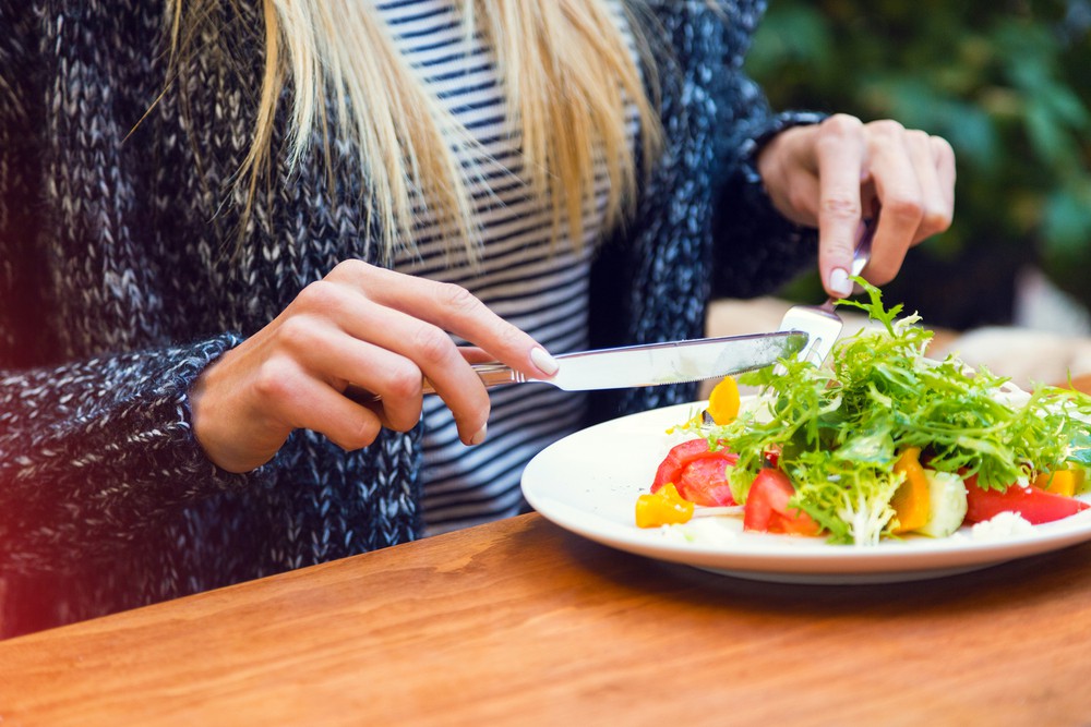 7 quy tắc ăn uống cần ghi nhớ khi thực hiện chế độ Detox kết hợp ăn uống - Ảnh 1. 7 quy tắc ăn uống cần ghi nhớ khi thực hiện chế độ Detox kết hợp ăn uống - Ảnh 1.